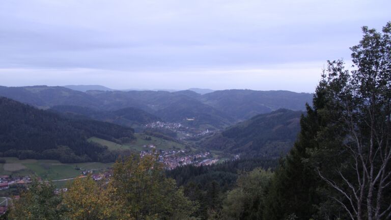 Dieses Bild zeigt eine Webcam-Aufnahme vom Achertal, aufgenommen am Montag, den 26.10.2026 um 17:30 Uhr. Die Temperatur betrug 7.2°C.