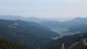 Dieses Bild zeigt eine Webcam-Aufnahme vom Achertal, aufgenommen am Montag, den 23.03.2026 um 06:50 Uhr. Die Temperatur betrug 5.1°C.