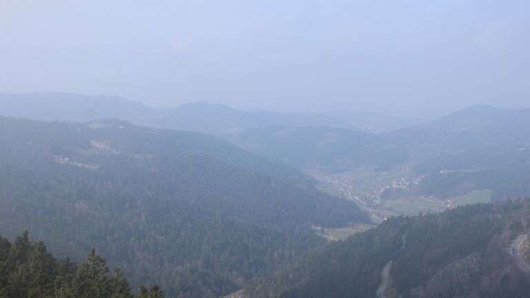 Dieses Bild zeigt eine Webcam-Aufnahme vom Achertal, aufgenommen am Sonntag, den 22.03.2026 um 11:40 Uhr. Die Temperatur betrug 3.3°C.