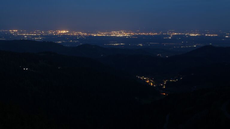 Dieses Bild zeigt eine Webcam-Aufnahme vom Achertal, aufgenommen am Dienstag, den 28.04.2026 um 05:20 Uhr. Die Temperatur betrug 9.6°C.