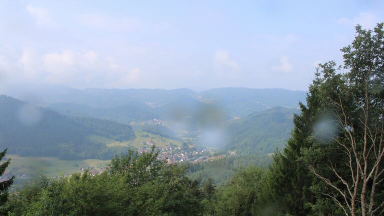 Dieses Bild zeigt eine Webcam-Aufnahme vom Achertal, aufgenommen am Sonntag, den 19.07.2026 um 10:10 Uhr. Die Temperatur betrug 15.5°C.