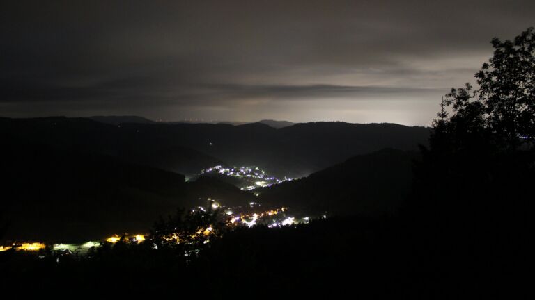 Dieses Bild zeigt eine Webcam-Aufnahme vom Achertal, aufgenommen am Donnerstag, den 21.05.2026 um 03:10 Uhr. Die Temperatur betrug 10.8°C.