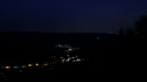 Dieses Bild zeigt eine Webcam-Aufnahme vom Achertal, aufgenommen am Donnerstag, den 27.08.2026 um 05:30 Uhr. Die Temperatur betrug 23.1°C.