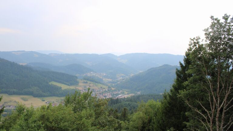 Dieses Bild zeigt eine Webcam-Aufnahme vom Achertal, aufgenommen am Freitag, den 31.07.2026 um 16:00 Uhr. Die Temperatur betrug 30.2°C.