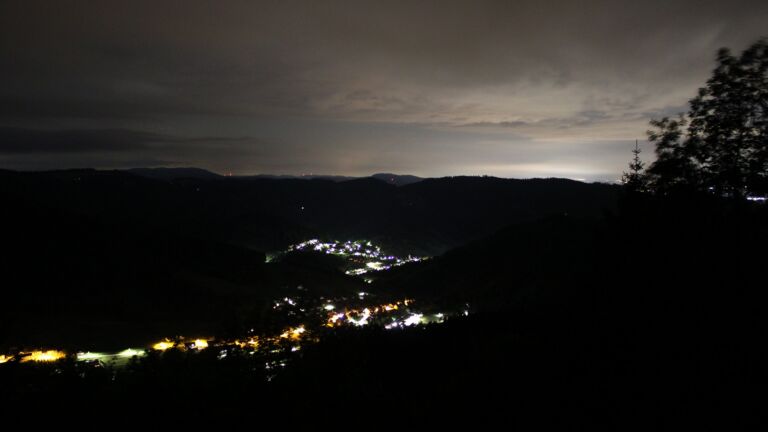 Dieses Bild zeigt eine Webcam-Aufnahme vom Achertal, aufgenommen am Dienstag, den 19.05.2026 um 03:10 Uhr. Die Temperatur betrug 8.2°C.