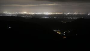 Dieses Bild zeigt eine Webcam-Aufnahme vom Achertal, aufgenommen am Mittwoch, den 17.09.2025 um 04:30 Uhr. Die Temperatur betrug 7.9°C.