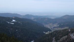 Dieses Bild zeigt eine Webcam-Aufnahme vom Achertal, aufgenommen am Freitag, den 16.01.2026 um 08:00 Uhr. Die Temperatur betrug 4.9°C.