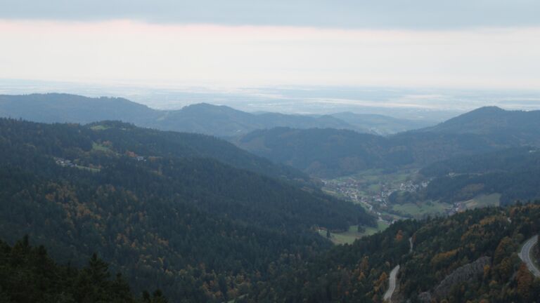 Dieses Bild zeigt eine Webcam-Aufnahme vom Achertal, aufgenommen am Sonntag, den 12.10.2025 um 07:40 Uhr. Die Temperatur betrug 5.8°C.