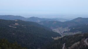 Dieses Bild zeigt eine Webcam-Aufnahme vom Achertal, aufgenommen am Freitag, den 27.02.2026 um 07:00 Uhr. Die Temperatur betrug 11°C.