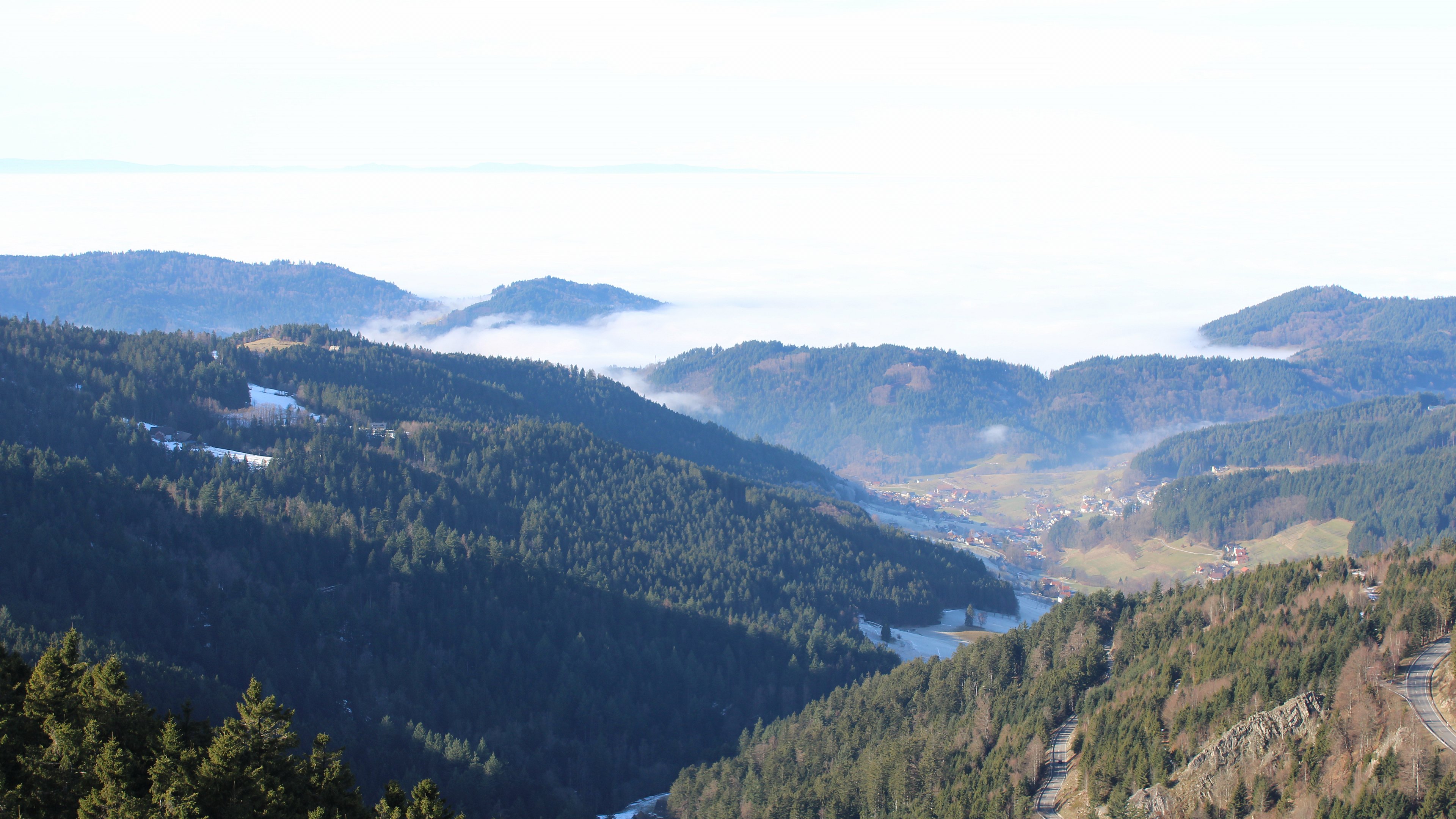 Dieses Bild zeigt eine Webcam-Aufnahme vom Achertal, aufgenommen am Dienstag, den 20.01.2026 um 12:10 Uhr. Die Temperatur betrug 10.4°C.