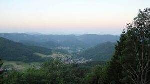 Dieses Bild zeigt eine Webcam-Aufnahme vom Achertal, aufgenommen am Mittwoch, den 27.05.2026 um 05:40 Uhr. Die Temperatur betrug 21.8°C.