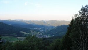 Dieses Bild zeigt eine Webcam-Aufnahme vom Achertal, aufgenommen am Freitag, den 19.06.2026 um 06:10 Uhr. Die Temperatur betrug 21.8°C.