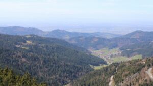 Dieses Bild zeigt eine Webcam-Aufnahme vom Achertal, aufgenommen am Montag, den 06.04.2026 um 13:40 Uhr. Die Temperatur betrug 9.8°C.