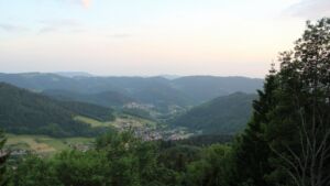 Dieses Bild zeigt eine Webcam-Aufnahme vom Achertal, aufgenommen am Dienstag, den 26.05.2026 um 21:00 Uhr. Die Temperatur betrug 25.5°C.