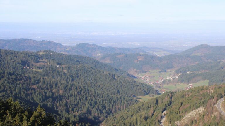 Dieses Bild zeigt eine Webcam-Aufnahme vom Achertal, aufgenommen am Freitag, den 13.03.2026 um 09:00 Uhr. Die Temperatur betrug 2.8°C.