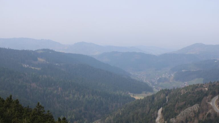 Dieses Bild zeigt eine Webcam-Aufnahme vom Achertal, aufgenommen am Montag, den 09.03.2026 um 10:40 Uhr. Die Temperatur betrug 10.3°C.