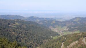 Dieses Bild zeigt eine Webcam-Aufnahme vom Achertal, aufgenommen am Freitag, den 17.04.2026 um 09:40 Uhr. Die Temperatur betrug 12.1°C.