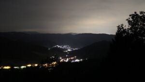 Dieses Bild zeigt eine Webcam-Aufnahme vom Achertal, aufgenommen am Dienstag, den 18.08.2026 um 02:30 Uhr. Die Temperatur betrug 17.3°C.
