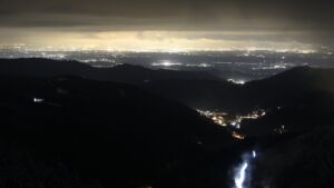 Dieses Bild zeigt eine Webcam-Aufnahme vom Achertal, aufgenommen am Mittwoch, den 26.11.2025 um 18:30 Uhr. Die Temperatur betrug -2.8°C.