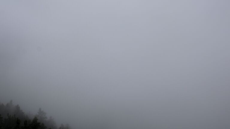 Dieses Bild zeigt eine Webcam-Aufnahme vom Achertal, aufgenommen am Montag, den 02.06.2025 um 12:40 Uhr. Die Temperatur betrug 13.1°C.