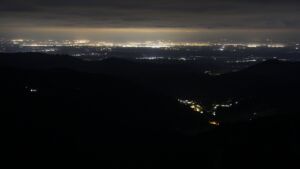 Dieses Bild zeigt eine Webcam-Aufnahme vom Achertal, aufgenommen am Dienstag, den 14.10.2025 um 03:00 Uhr. Die Temperatur betrug 6.2°C.