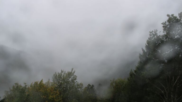 Dieses Bild zeigt eine Webcam-Aufnahme vom Achertal, aufgenommen am Samstag, den 17.10.2026 um 15:40 Uhr. Die Temperatur betrug 7.9°C.