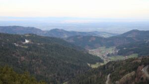 Dieses Bild zeigt eine Webcam-Aufnahme vom Achertal, aufgenommen am Sonntag, den 05.04.2026 um 07:50 Uhr. Die Temperatur betrug 9.5°C.