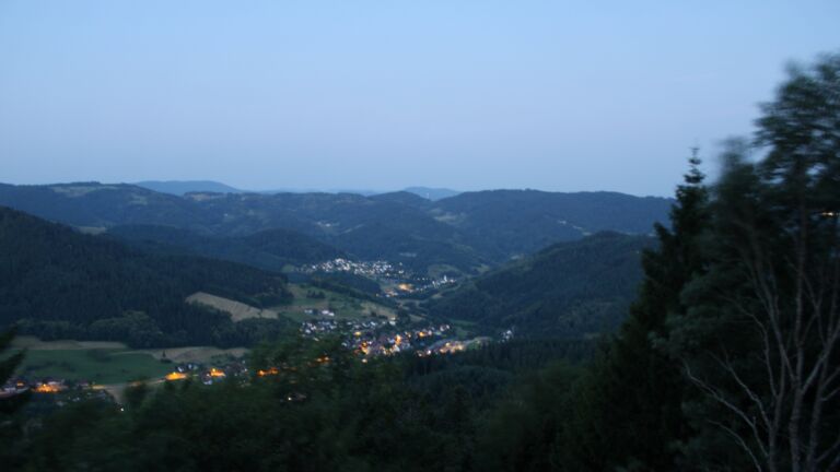 Dieses Bild zeigt eine Webcam-Aufnahme vom Achertal, aufgenommen am Samstag, den 27.06.2026 um 04:40 Uhr. Die Temperatur betrug 29.2°C.