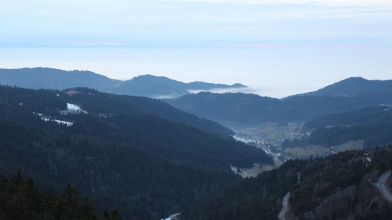 Dieses Bild zeigt eine Webcam-Aufnahme vom Achertal, aufgenommen am Donnerstag, den 22.01.2026 um 17:10 Uhr. Die Temperatur betrug 3.6°C.