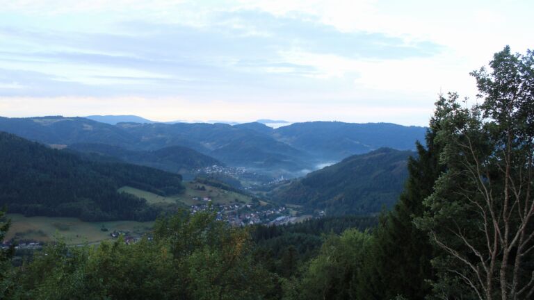 Dieses Bild zeigt eine Webcam-Aufnahme vom Achertal, aufgenommen am Mittwoch, den 26.08.2026 um 07:40 Uhr. Die Temperatur betrug 16.6°C.