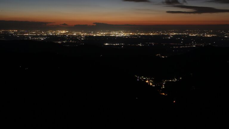 Dieses Bild zeigt eine Webcam-Aufnahme vom Achertal, aufgenommen am Mittwoch, den 15.10.2025 um 19:50 Uhr. Die Temperatur betrug 6.2°C.