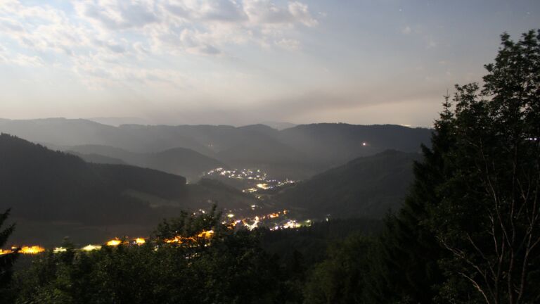 Dieses Bild zeigt eine Webcam-Aufnahme vom Achertal, aufgenommen am Donnerstag, den 02.07.2026 um 03:10 Uhr. Die Temperatur betrug 16.6°C.