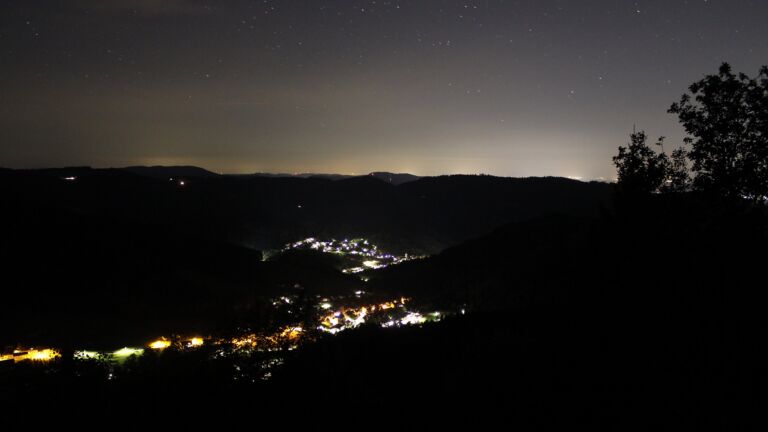 Dieses Bild zeigt eine Webcam-Aufnahme vom Achertal, aufgenommen am Samstag, den 12.09.2026 um 05:00 Uhr. Die Temperatur betrug 14.5°C.