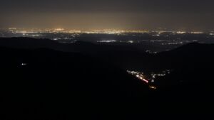 Dieses Bild zeigt eine Webcam-Aufnahme vom Achertal, aufgenommen am Dienstag, den 24.03.2026 um 04:50 Uhr. Die Temperatur betrug 5.3°C.