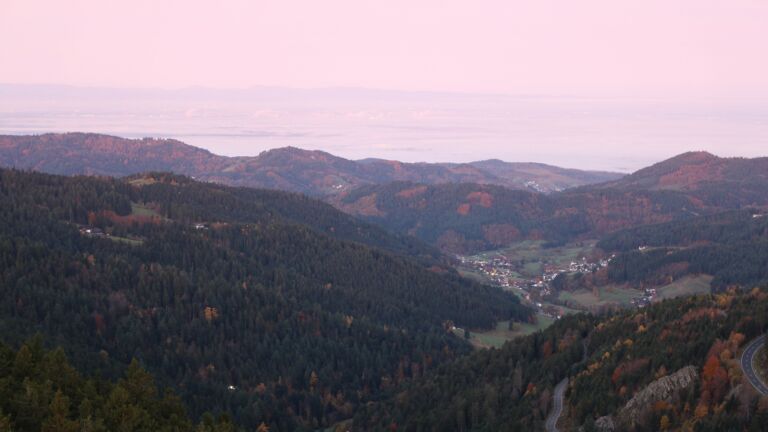 Dieses Bild zeigt eine Webcam-Aufnahme vom Achertal, aufgenommen am Freitag, den 31.10.2025 um 06:50 Uhr. Die Temperatur betrug 8.6°C.