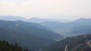 Dieses Bild zeigt eine Webcam-Aufnahme vom Achertal, aufgenommen am Samstag, den 21.03.2026 um 15:20 Uhr. Die Temperatur betrug 6.9°C.