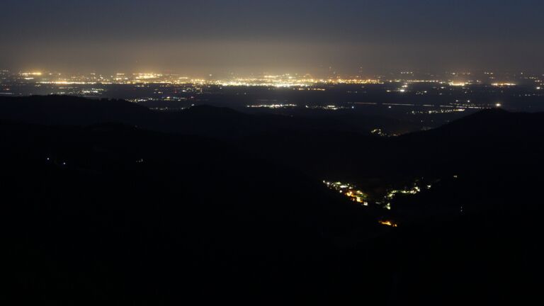 Dieses Bild zeigt eine Webcam-Aufnahme vom Achertal, aufgenommen am Mittwoch, den 25.06.2025 um 03:40 Uhr. Die Temperatur betrug 17.8°C.