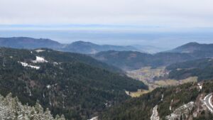 Dieses Bild zeigt eine Webcam-Aufnahme vom Achertal, aufgenommen am Dienstag, den 27.01.2026 um 14:10 Uhr. Die Temperatur betrug 6°C.