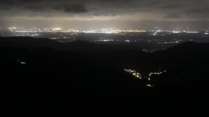 Dieses Bild zeigt eine Webcam-Aufnahme vom Achertal, aufgenommen am Dienstag, den 16.09.2025 um 04:30 Uhr. Die Temperatur betrug 8.3°C.