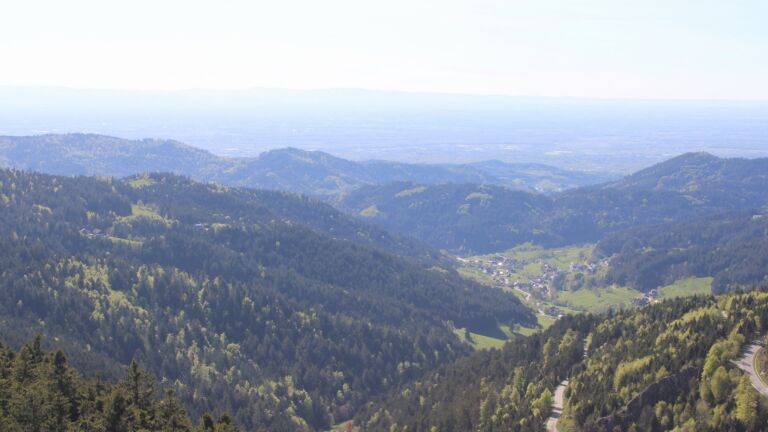 Dieses Bild zeigt eine Webcam-Aufnahme vom Achertal, aufgenommen am Freitag, den 24.04.2026 um 17:00 Uhr. Die Temperatur betrug 15.2°C.