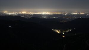 Dieses Bild zeigt eine Webcam-Aufnahme vom Achertal, aufgenommen am Freitag, den 24.04.2026 um 00:00 Uhr. Die Temperatur betrug 9.6°C.