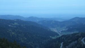 Dieses Bild zeigt eine Webcam-Aufnahme vom Achertal, aufgenommen am Sonntag, den 19.04.2026 um 06:10 Uhr. Die Temperatur betrug 10.2°C.