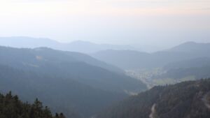 Dieses Bild zeigt eine Webcam-Aufnahme vom Achertal, aufgenommen am Dienstag, den 24.03.2026 um 16:50 Uhr. Die Temperatur betrug 9.4°C.