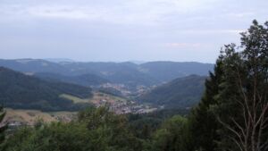 Dieses Bild zeigt eine Webcam-Aufnahme vom Achertal, aufgenommen am Montag, den 03.08.2026 um 06:10 Uhr. Die Temperatur betrug 25.5°C.