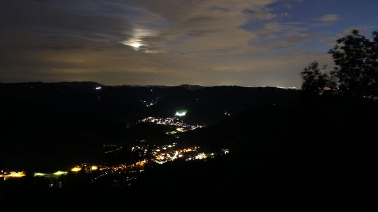 Dieses Bild zeigt eine Webcam-Aufnahme vom Achertal, aufgenommen am Donnerstag, den 17.09.2026 um 20:50 Uhr. Die Temperatur betrug 14.9°C.