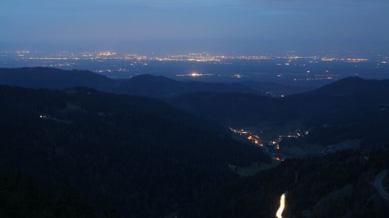 Dieses Bild zeigt eine Webcam-Aufnahme vom Achertal, aufgenommen am Samstag, den 15.11.2025 um 07:00 Uhr. Die Temperatur betrug 11.2°C.