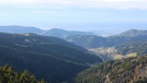 Dieses Bild zeigt eine Webcam-Aufnahme vom Achertal, aufgenommen am Dienstag, den 02.12.2025 um 14:10 Uhr. Die Temperatur betrug 8.4°C.