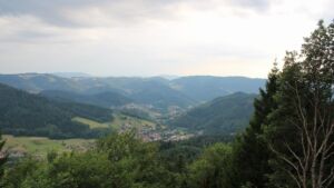 Dieses Bild zeigt eine Webcam-Aufnahme vom Achertal, aufgenommen am Mittwoch, den 15.07.2026 um 19:20 Uhr. Die Temperatur betrug 23.4°C.