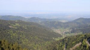 Dieses Bild zeigt eine Webcam-Aufnahme vom Achertal, aufgenommen am Dienstag, den 28.04.2026 um 08:20 Uhr. Die Temperatur betrug 10.2°C.