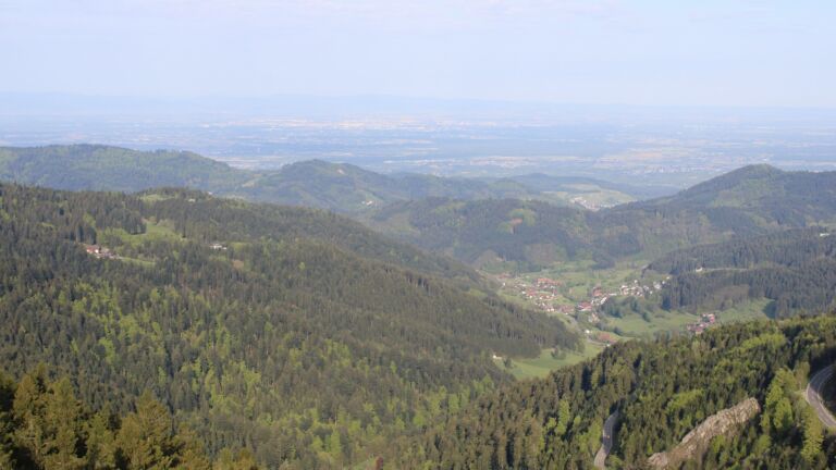 Dieses Bild zeigt eine Webcam-Aufnahme vom Achertal, aufgenommen am Dienstag, den 28.04.2026 um 08:20 Uhr. Die Temperatur betrug 10.2°C.